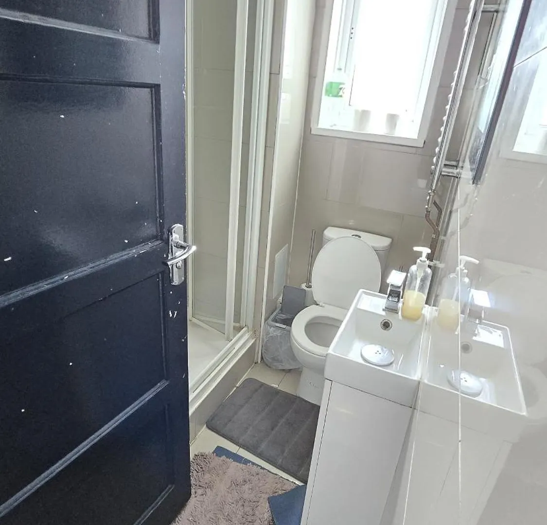 Canary Wharf Cottage London Guest house